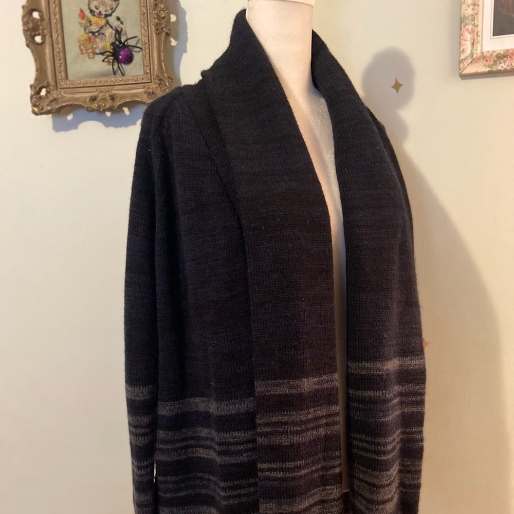 Forever21 acrylic open front shawl cardigan with pockets • size small